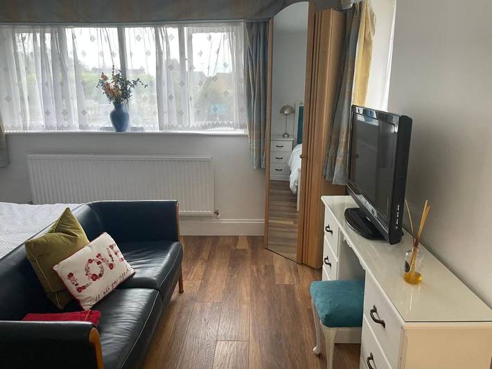 Bed and breakfast for 2 people, with Terrace and Garden as well as View in Peterborough