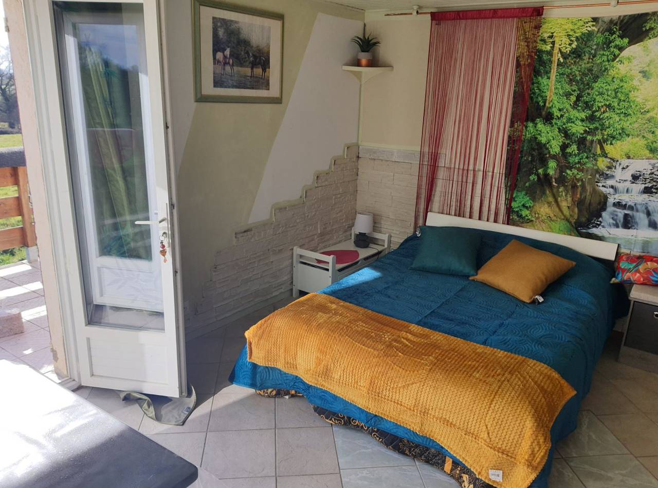 B&B Chambre Chante Cristal - Chambre in Target, Allier
