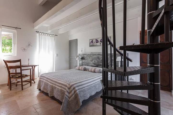 Location de Charme - Spa Extérieur - Clim - at the foot of Mont Ventoux in Mazan, Parque natural regional del Mont Ventoux
