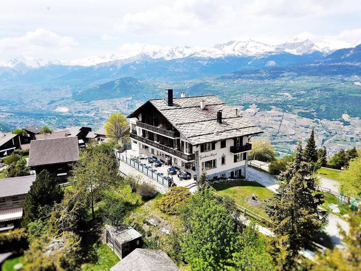 Hotel für 2 Personen, mit Balkon und Terrasse sowie Garten und Ausblick in Vercorin