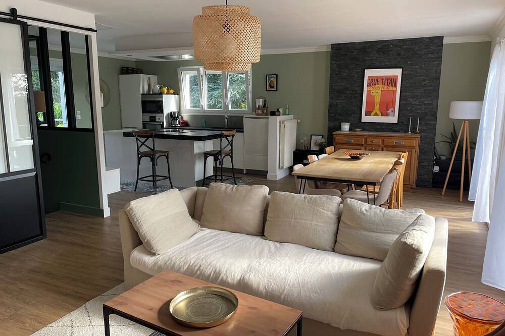 Maison 5 Chambres Idéale Pour les Réunions de Familles in Sainte-Luce-sur-Loire, Nantes region