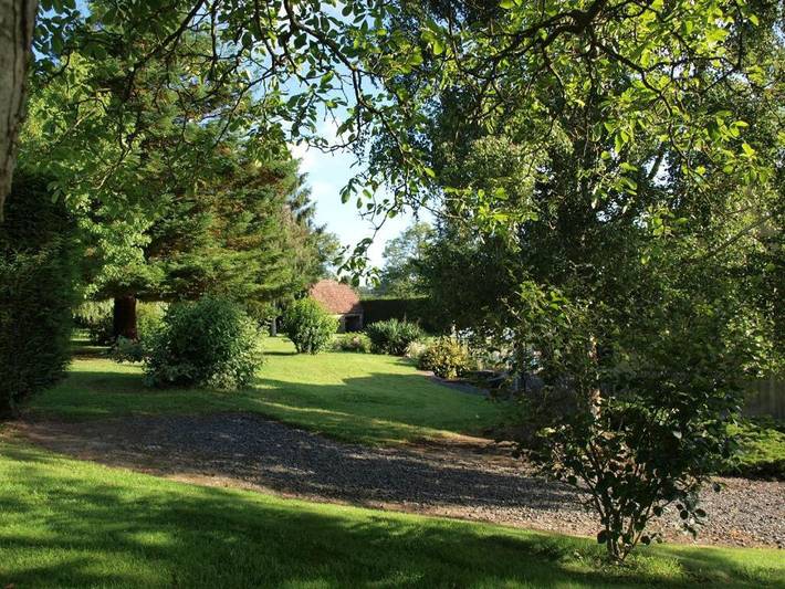 Location de vacances pour 3 personnes, avec jardin ainsi que vue et piscine à Litteau - 4