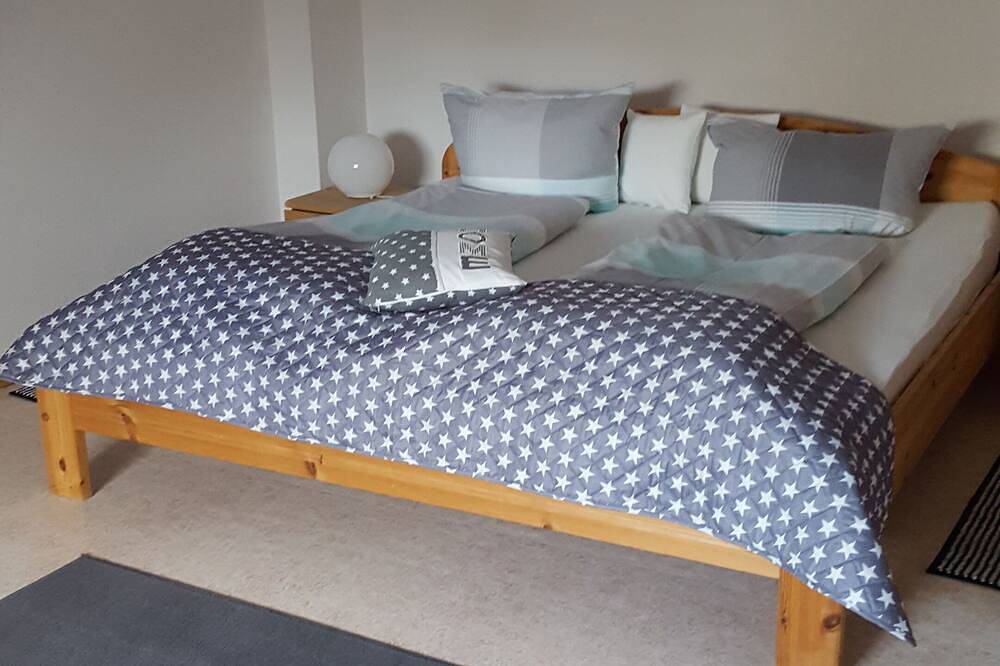 Ganze Wohnung, Ferienwohnung Warnken - 15 km vom Jadebusen an der Nordsee in Zetel, Südliche Nordseeküste
