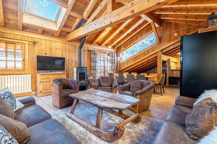 Chalet 'Les Trois Coeurs' con terraza vista montaña, spa y sauna in Les Allues, Massif de la Vanoise