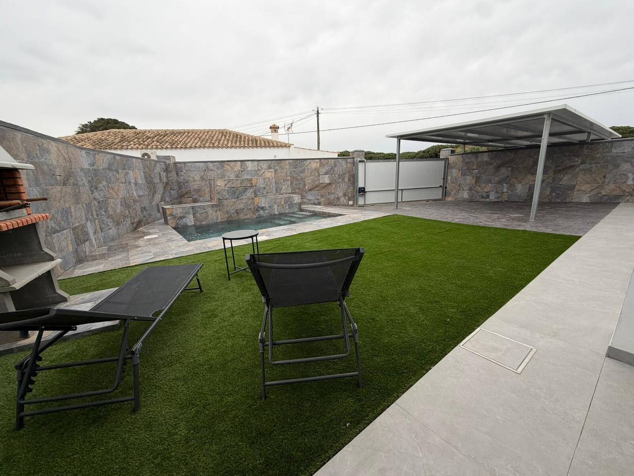 Ferienhaus 'Villa Playa – Nur für Familien oder Paare' mit Pool und Grill in Conil de la Frontera, Costa de la Luz
