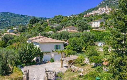 Agriturismo per 4 persone, con giardino e terrazza, con animali domestici in Costa Azzurra