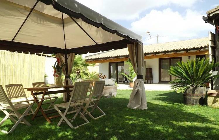 B&b per 4 persone, con Terrazza e Giardino nonché Panorama a Riola Sardo