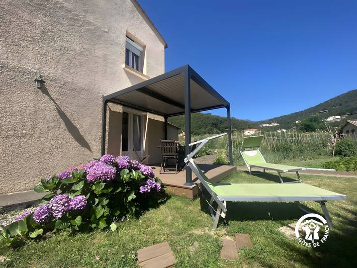 Casa vacanze 'Gîte Hortensias' con terrazza e fiume di fronte in Arles-sur-Tech, Céret e dintorni