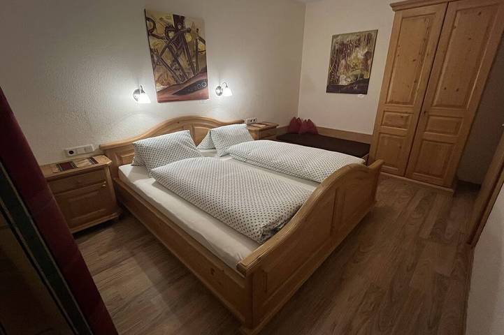 Ganze Wohnung, * Urlaub am Bergbauernhof \"Reutl\" *  FeWo für 1 - 8 Pers  * Sauna * Skibus * in Tuxer Alpen, Zellberg