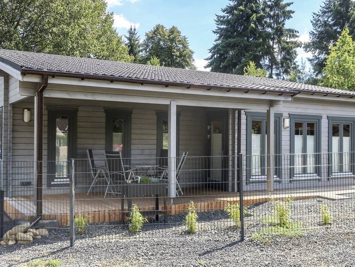 Ferienhaus für 4 Personen, mit Terrasse und Garten in Enspel