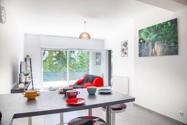 Location de vacances pour 2 personnes, avec terrasse et jardin à La Chaussée-Saint-Victor - 2