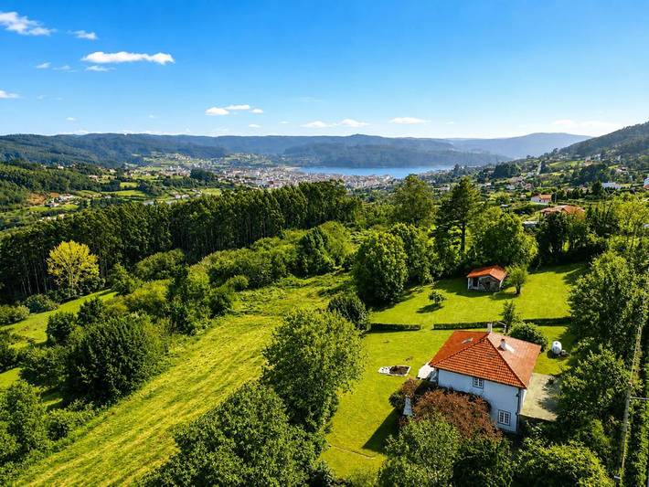 Casa de vacaciones para 10 personas, con vistas y jardín - 1