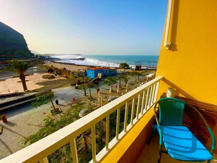 Ferienhaus für 2 Personen, mit Balkon und Terrasse sowie Pool und Ausblick in Tazacorte