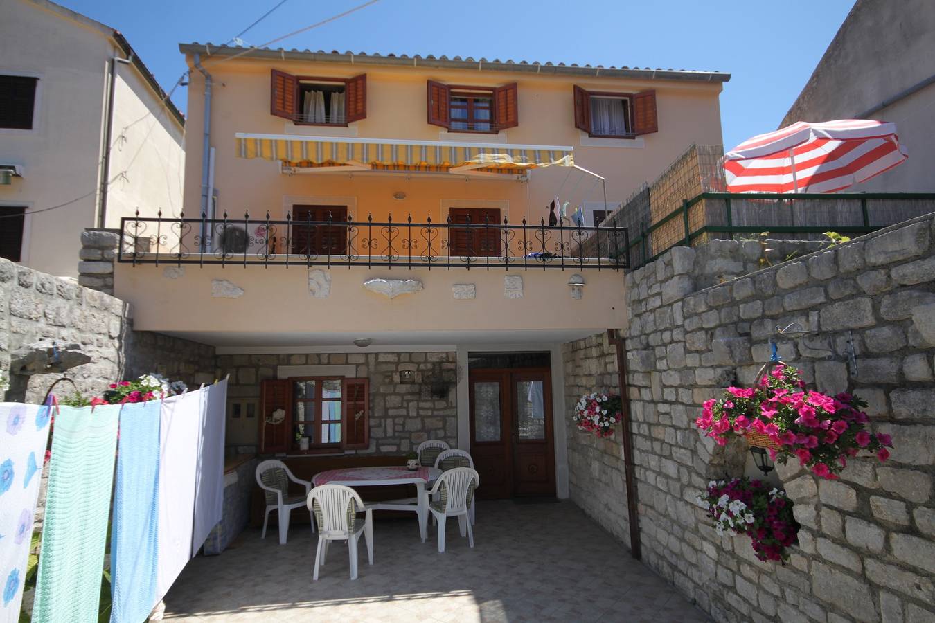 Ganze Wohnung, 1-Zimmer-Ferienwohnung mit Terrasse Osor, Losinj A-8088-a in Kvarner Inseln