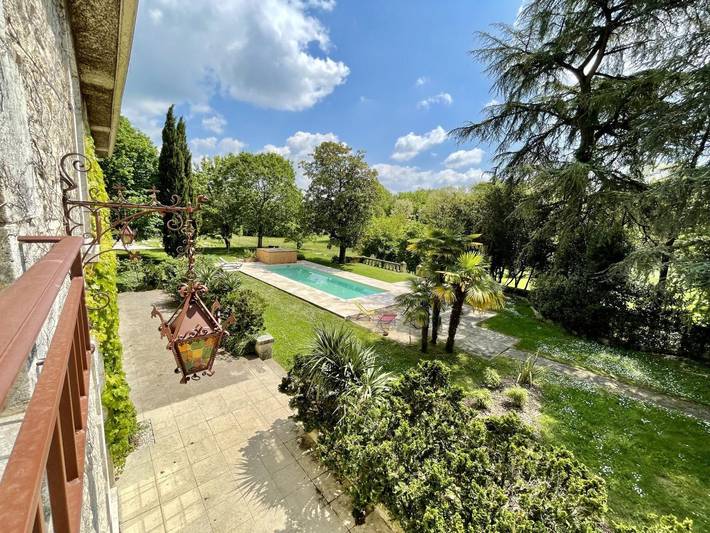 Gîte pour 15 personnes, avec terrasse et jardin, animaux acceptés