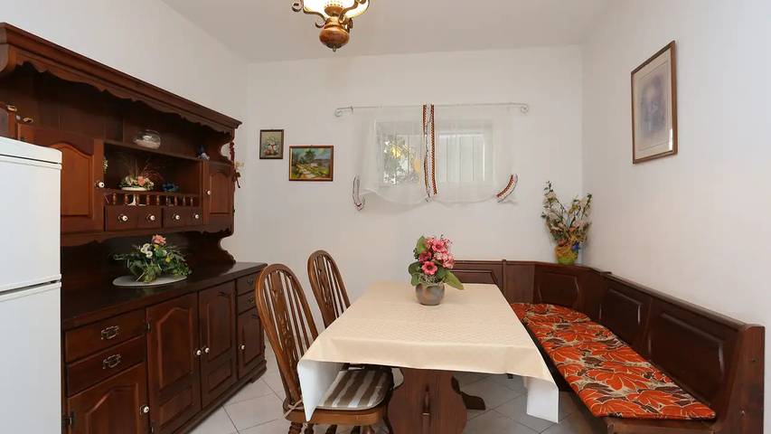 Ferienwohnung für 10 Personen, mit Terrasse in Omis - 4