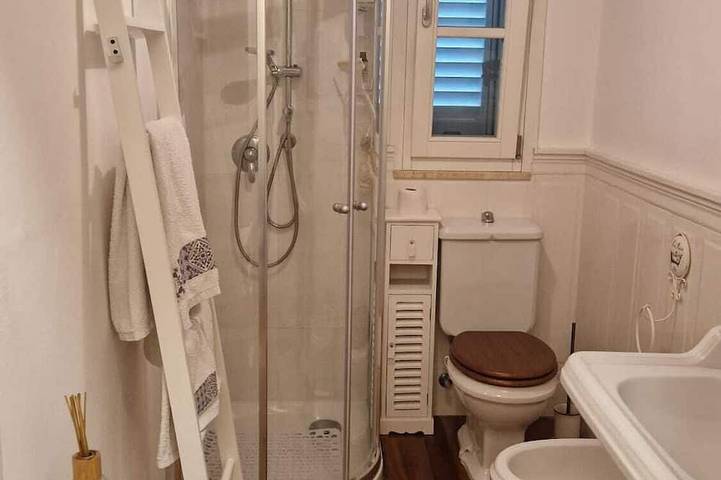 Ferienhaus für 4 Personen, mit Terrasse und Garten in Livorno - 4