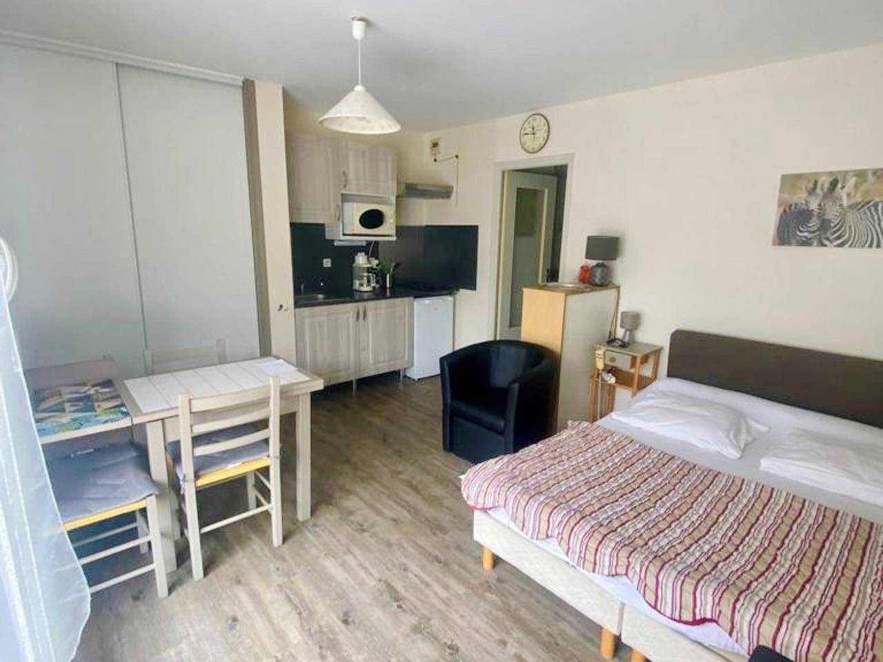 Studio entier, Studio ensoleillé avec balcon et parking - Wifi inclus - Centre-ville Amélie-les-Bains in Amélie-les-Bains-Palalda, Région de Céret