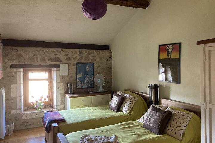 Gîte pour 10 personnes, avec Terrasse ainsi que Jardin et Piscine à Le Lindois - 4