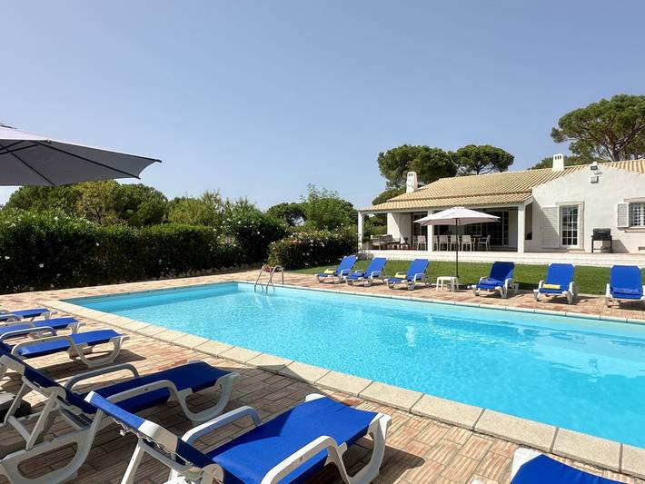 Villa für 14 Personen, mit Balkon und Terrasse sowie Garten