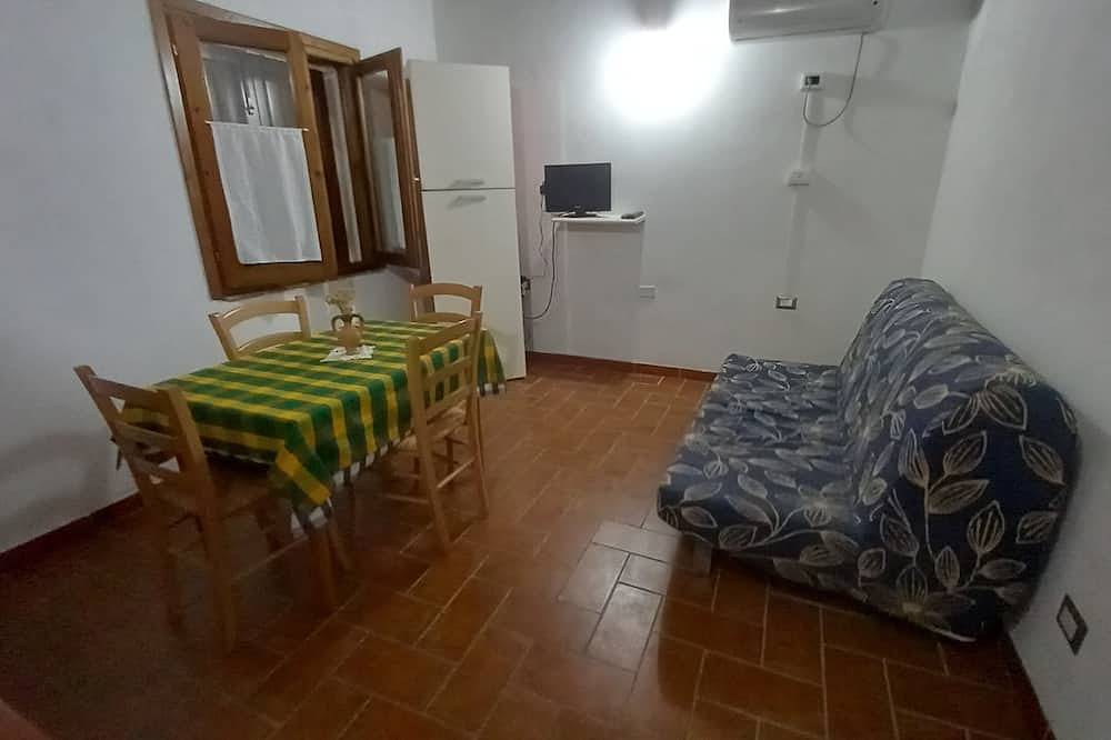 Apartamento entero, 4km away. From scivu beach nestled in the Mediterranean maquis. in Arbus (Cerdeña), Arbus (Municipio)