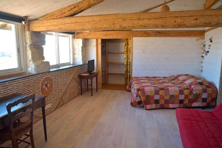 Appartement de vacances pour 7 personnes, avec balcon et piscine ainsi que jacuzzi et sauna, animaux acceptés