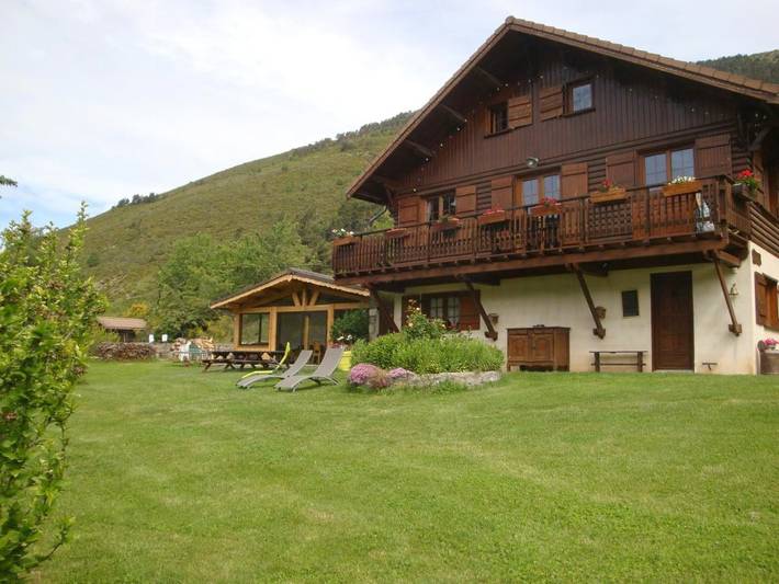 Chambre d’hôte pour 2 personnes, avec jacuzzi ainsi que jardin et terrasse