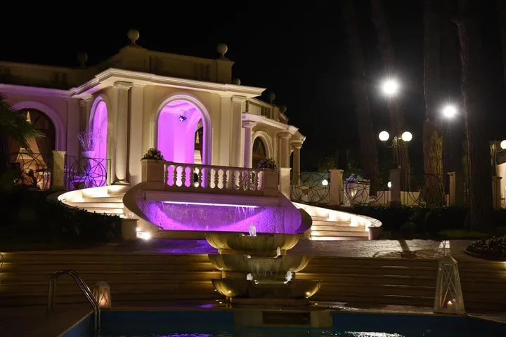 Hotel für 4 Personen, mit Pool und Terrasse sowie Garten und Ausblick - 1