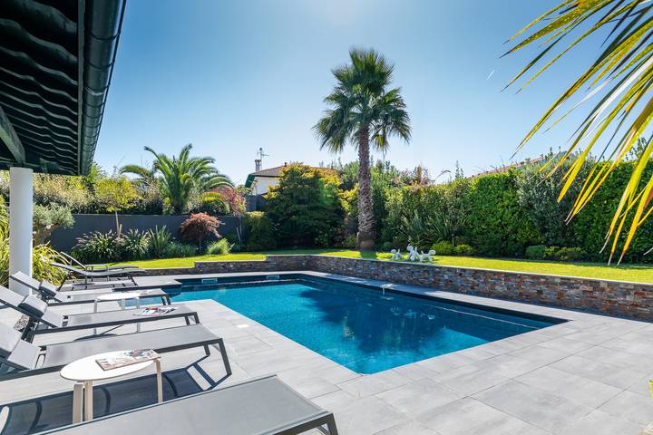 Villa pour 8 personnes, avec piscine ainsi que jardin et balcon au Pays basque - 3
