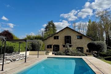 Location de vacances pour 15 personnes, avec jardin et sauna, animaux acceptés à Thénac