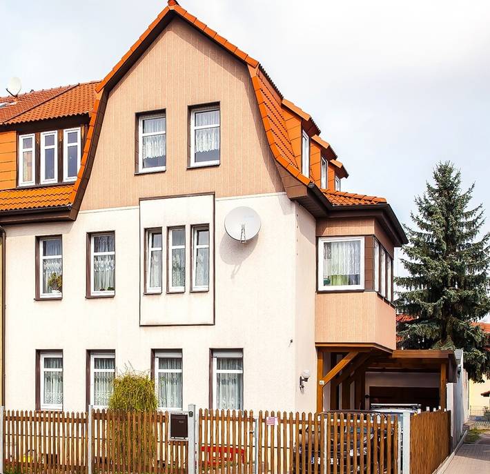 Ganze Ferienwohnung, Ferienwohnung "Helianthus" - Fw mit 1 Wohnr., 1 Schlafr., Küche, Bad m. Du, Eg, 1-3 P., 55 m² in Arnstadt (Thüringen), Arnstadt