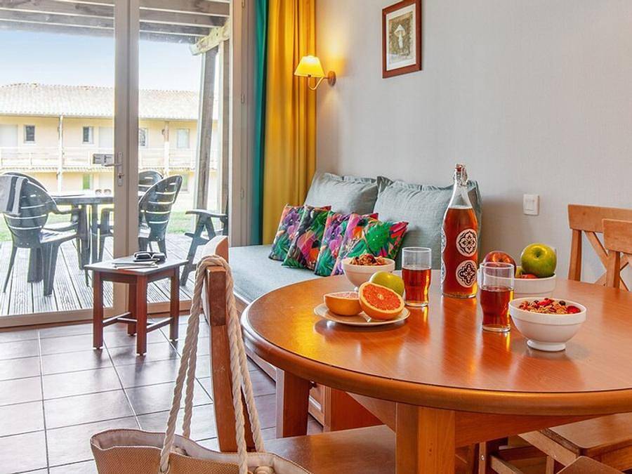 Pierre & Vacances Résidence Les Rives de la Seugne - Studio 5 personnes - Studio -1 Coin Nuit - Terrasse Ou Balcon in Jonzac, Région de Jonzac