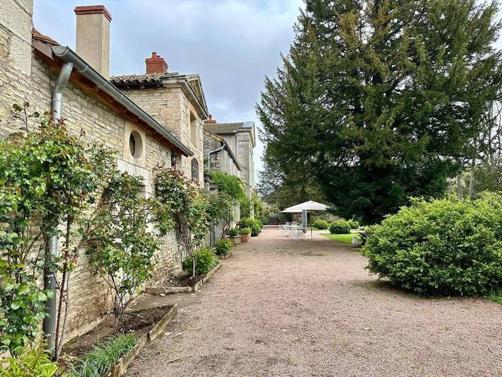 Chambre d’hôte pour 2 personnes, avec jardin et piscine, animaux acceptés à Givry - 3