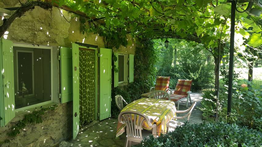 Maison de vacances « La Tonnelle » avec vue sur la montagne, Wi-Fi et climatisation in Malaucène, Parc naturel régional du Mont-Ventoux