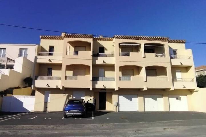 Gîte pour 4 personnes, avec terrasse dans Office De Tourisme Saint Pierre La Mer