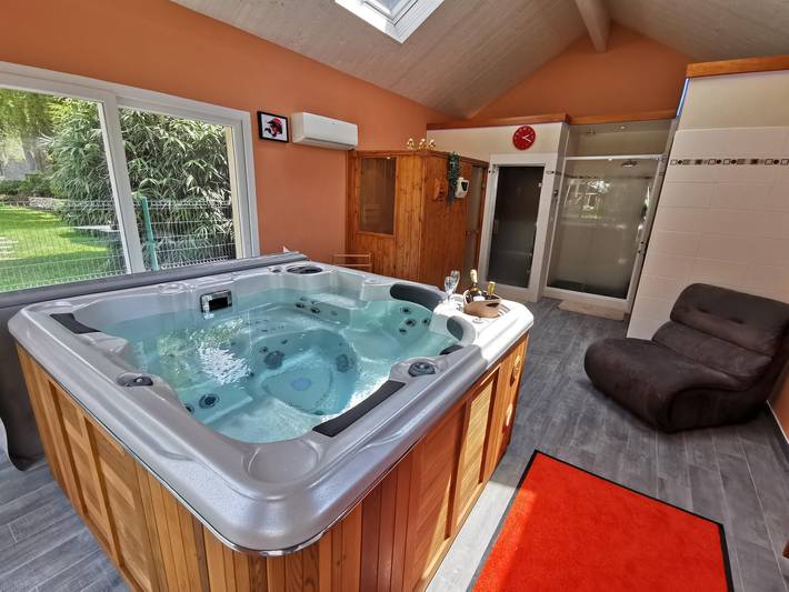 Charmantes Gîte in Burgund mit Spa, japanischem Garten und Klimaanlage in Aubigny-lès-Sombernon, Dijon und Umgebung