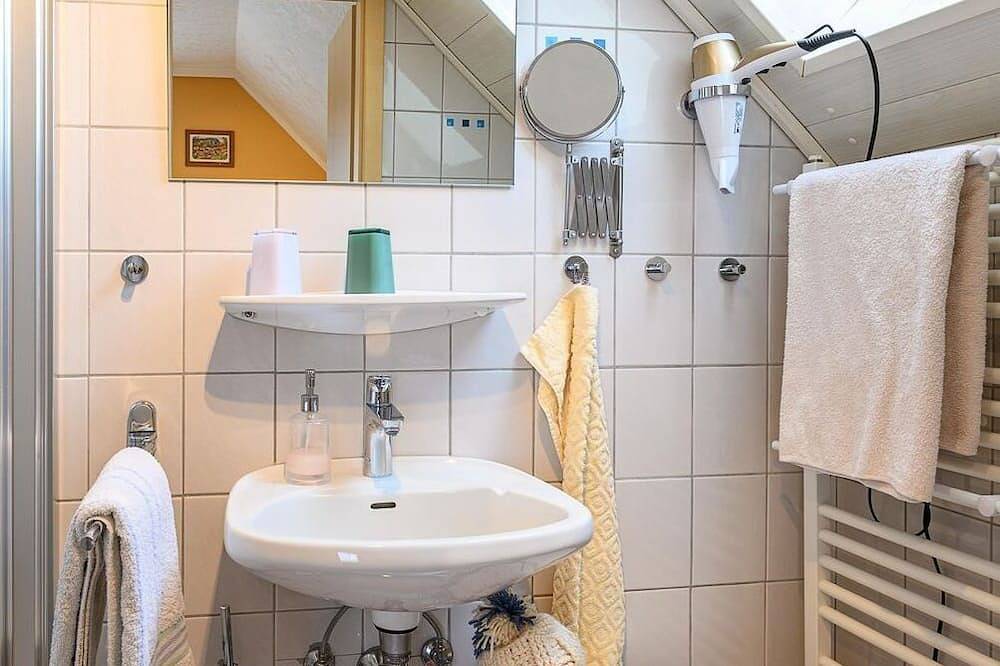 Doppelzimmer Dusche/Wc - Pension Jehnen am Eifelsteig in Daun, Vulkaneifel