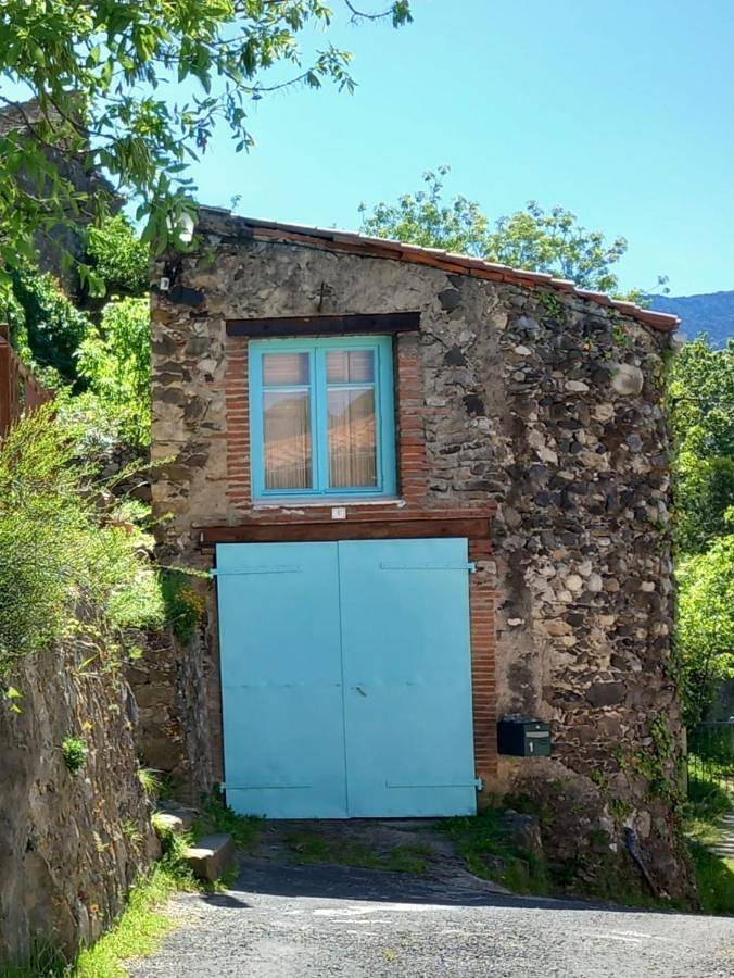 Gîte pour 4 personnes, avec Terrasse ainsi que Jardin et Vue à Caudiès-de-Fenouillèdes