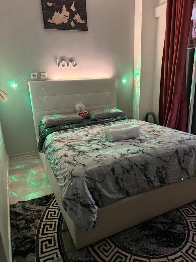 Appartement entier, One-Bedroom Apartment in Deuil-la-Barre, Val-d'Oise