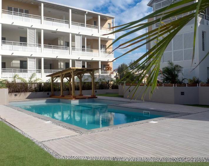 Gîte pour 4 personnes, avec piscine ainsi que terrasse et vue dans Plage de l'Hermitage - 3