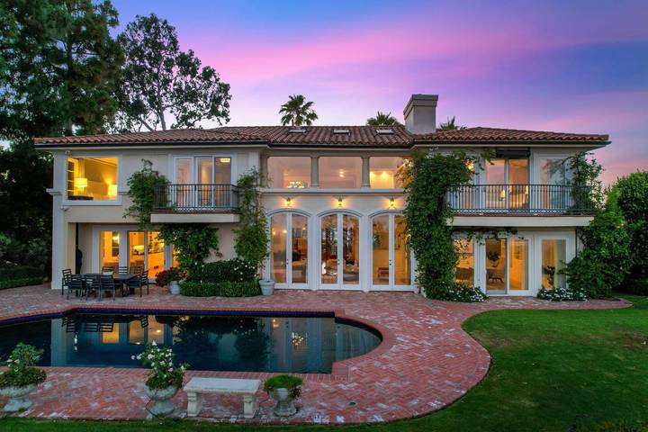 Casa de vacaciones para 12 personas, con balcón y jacuzzi además de jardín y piscina en Bel Air