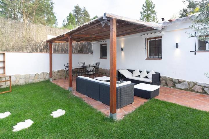 Casa rural para 6 personas, con jardín y piscina, Familias con niños en Lloret de Mar - 2