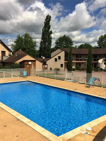 Hôtel pour 2 personnes, avec jardin et piscine, animaux acceptés à Hautefond
