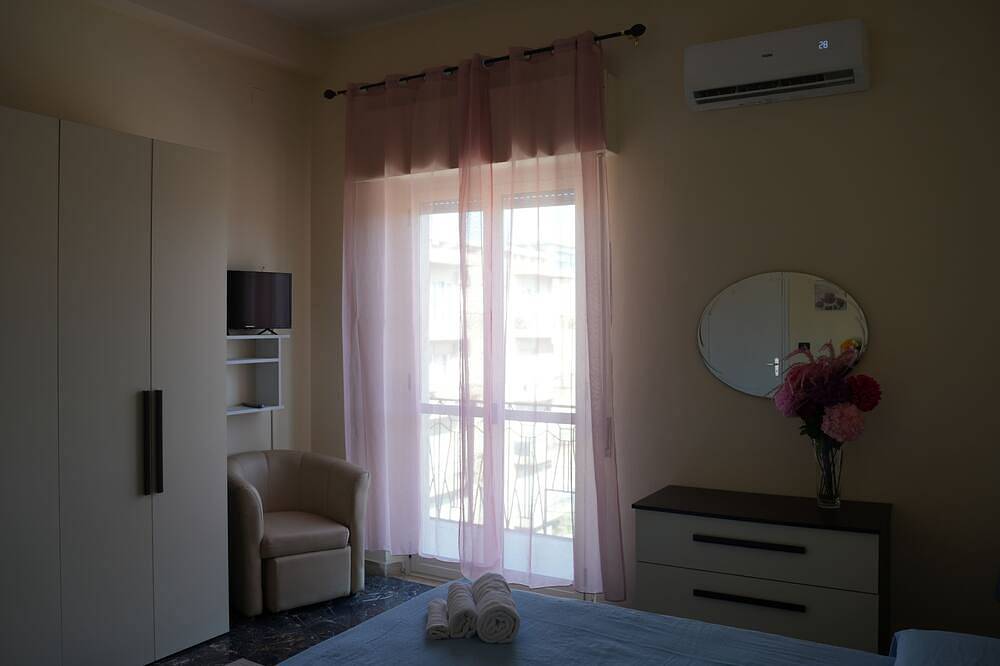 In the historic center apartment ideal for relaxation, entertainment and shopping in Regio de Calabria, Provincia de Reggio Calabria