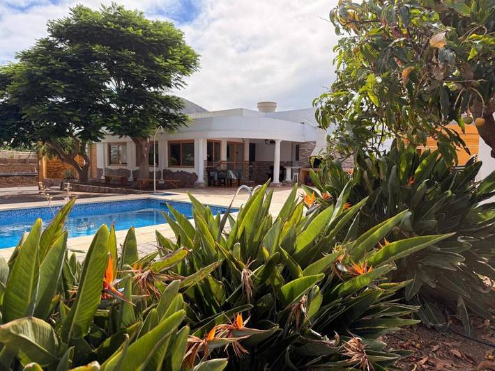 Casa rural para 10 personas, con Terraza y Jardín además de Piscina y Vistas en Gáldar