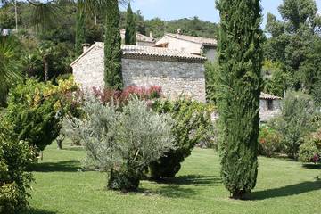 Gîte pour 4 personnes, avec jardin et terrasse dans la Drôme