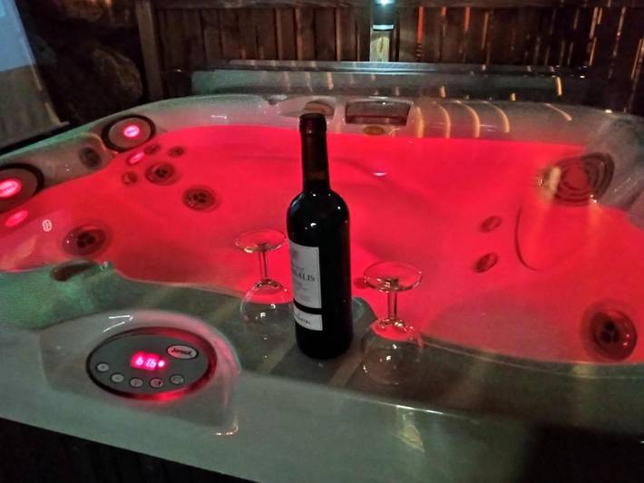 Hôtel pour 2 personnes, avec Jacuzzi et Terrasse ainsi que Jardin et Vue