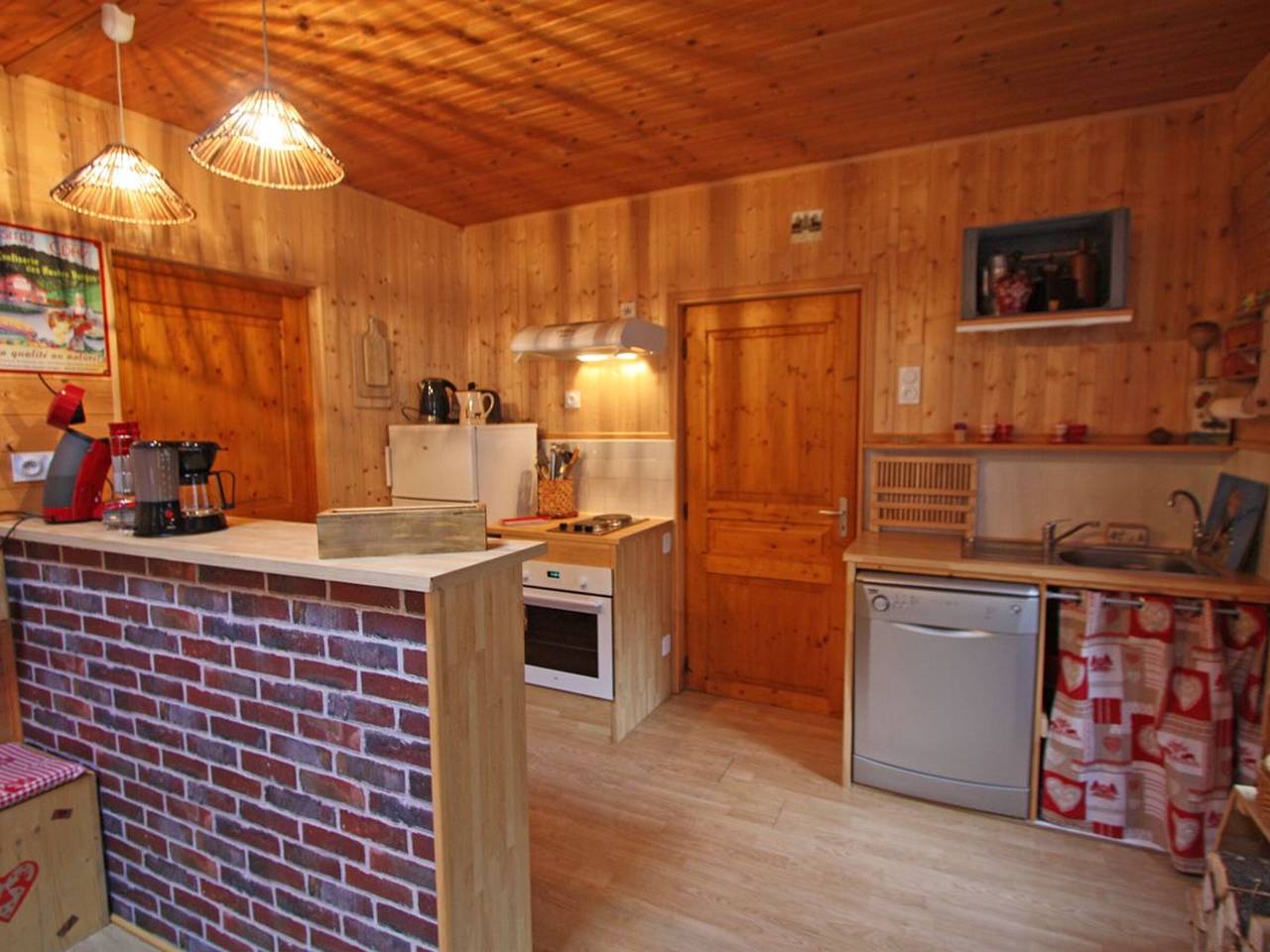 Charming Chalet with Nature Views, Near Colmar & Gérardmer, Ideal for 4, Free Wifi in Plainfaing, Parc naturel régional des Ballons des Vosges