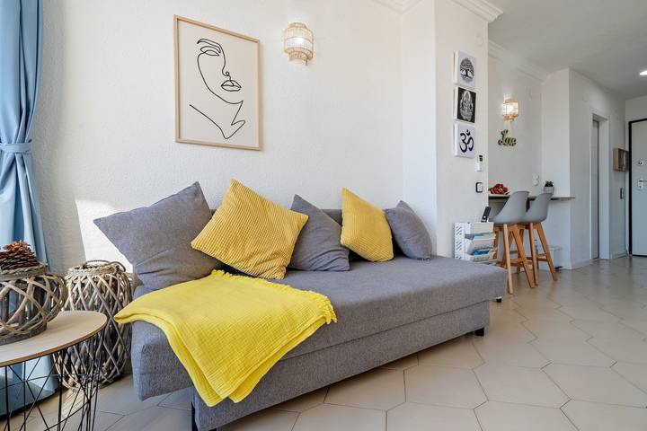 Apartamento entero, Apartamento 'Salou Beach' con vistas al mar, Wi-Fi y aire acondicionado in Salou, Costa Dorada