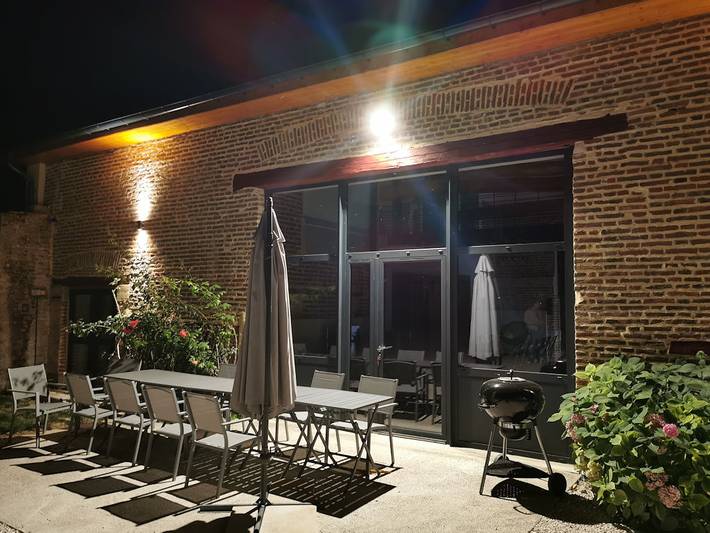 Gîte pour 14 personnes, avec terrasse ainsi que jardin et jacuzzi en Bourgogne-Franche-Comté - 4